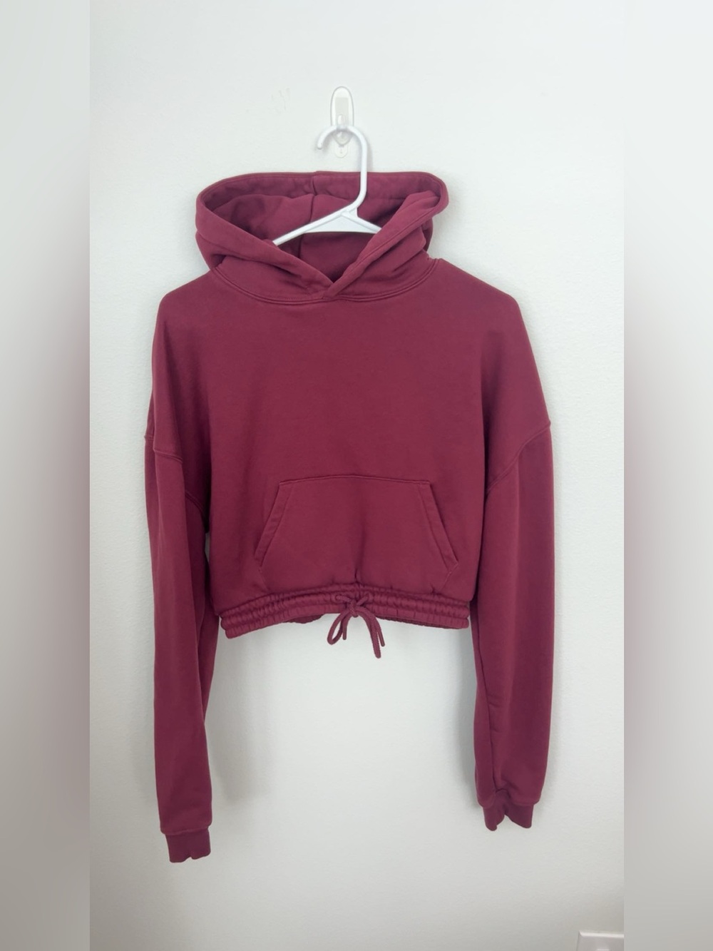 Bo+Tee Maroon Crop Drawstring Hoodie. Women’s Size Medium